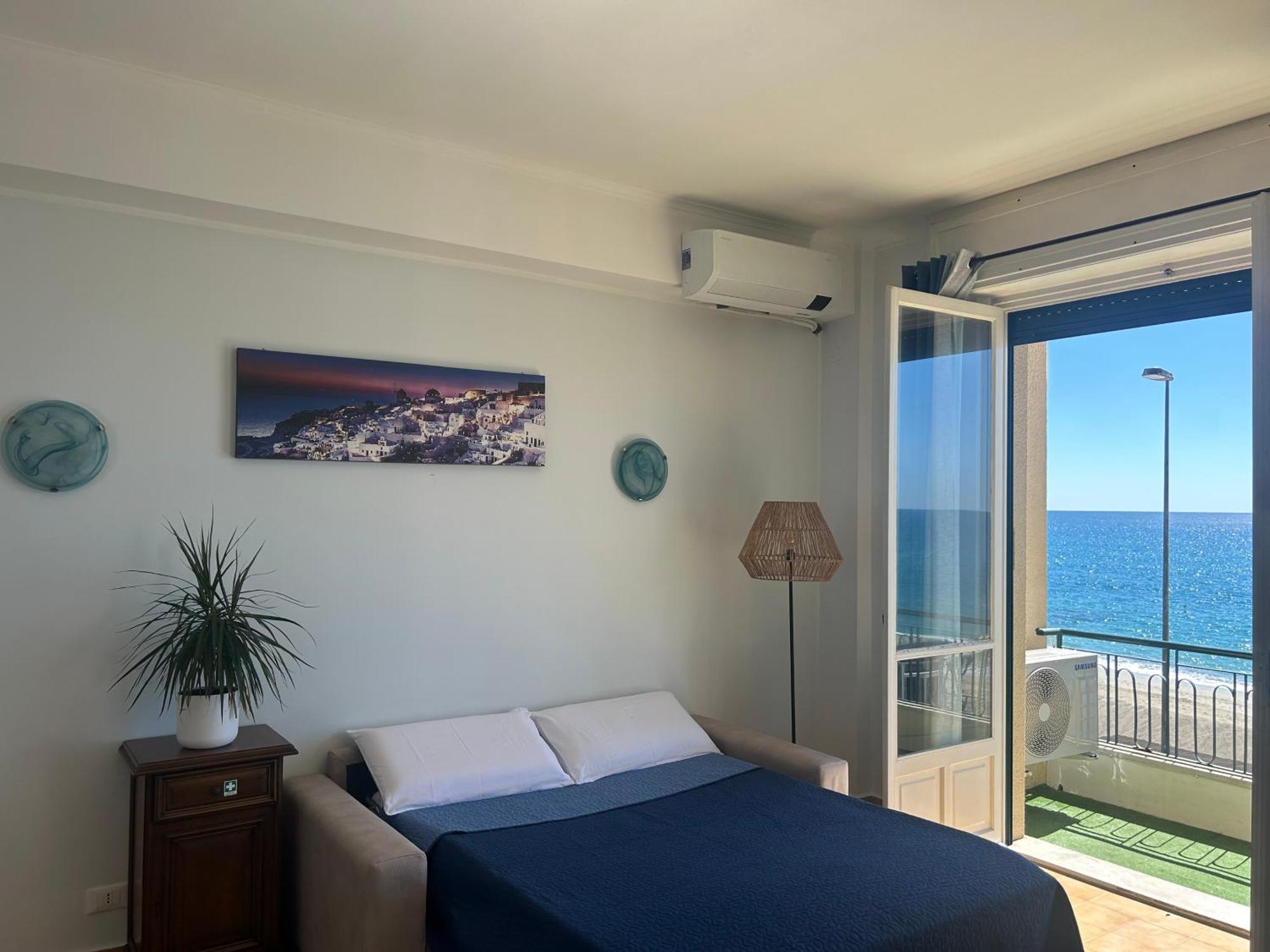 Vista Mare Savona Apartman Kültér fotó